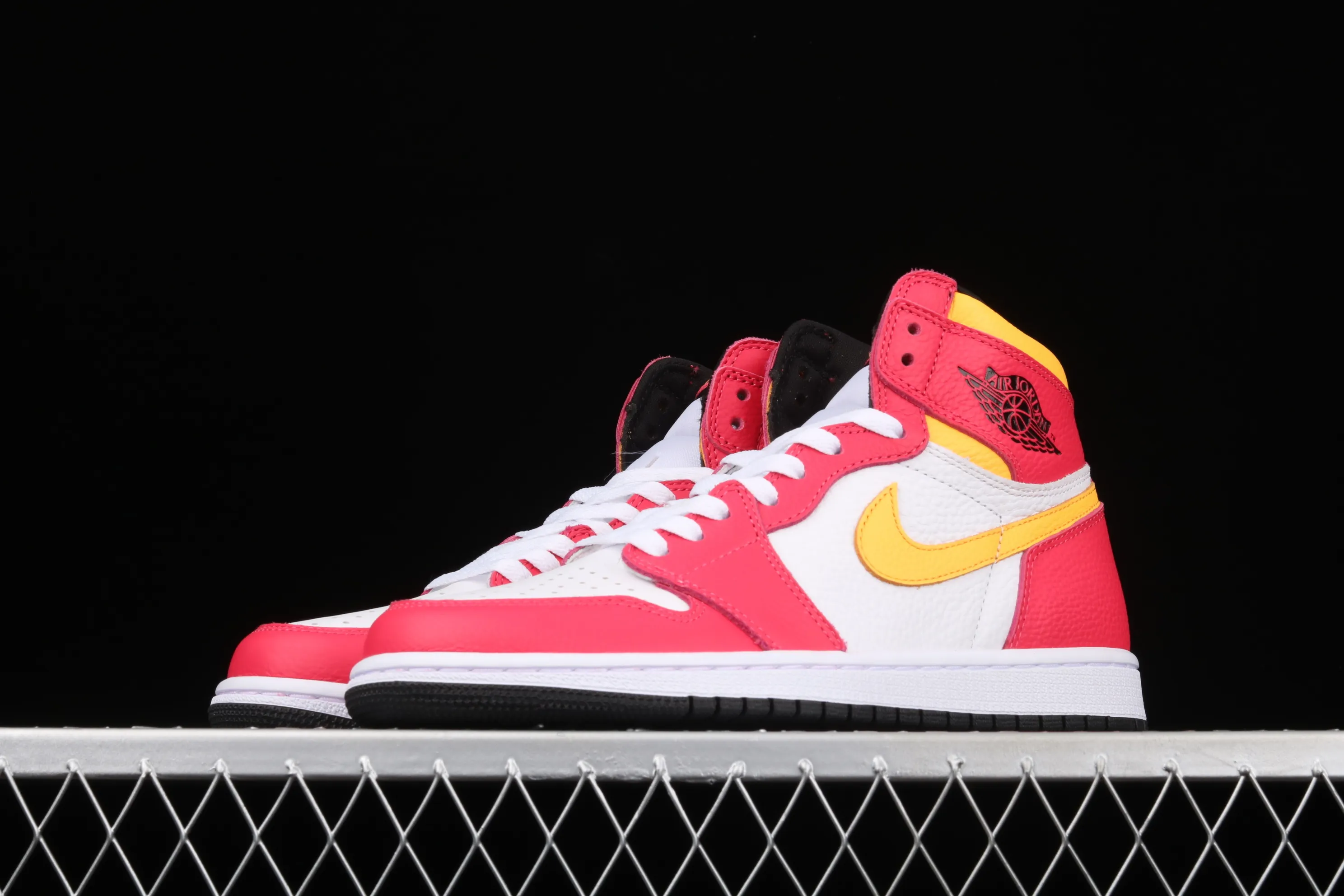 All categories Air Jordan Jordan series basketball shoes Air Jordan 1 High X version Air Jordan 1 "Sail/University Red" AJ1 Joe 1 Olympic white and red high-top basketball shoes 555088-603